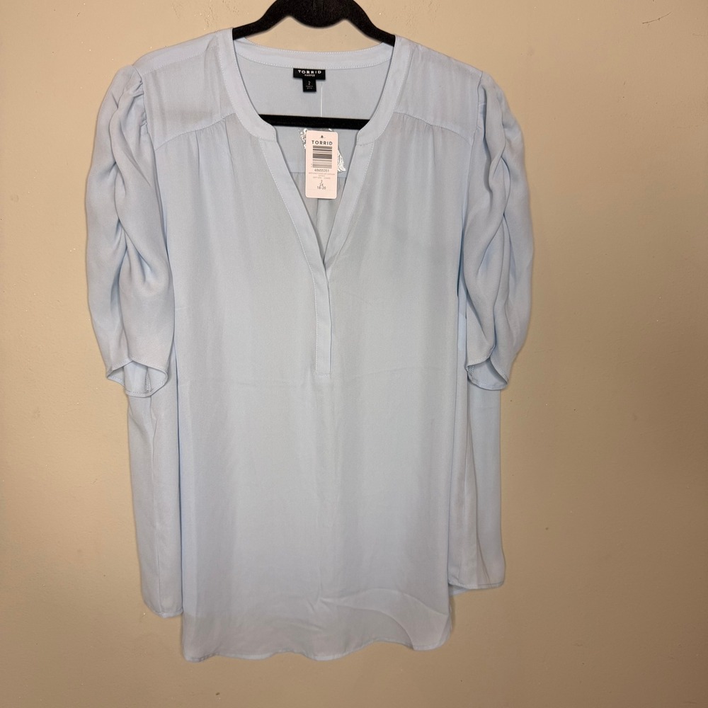 Torrid Harper Georgette Blouse Womens 2 2X Blue Ruched Short Sleeve V-Neck Top‎